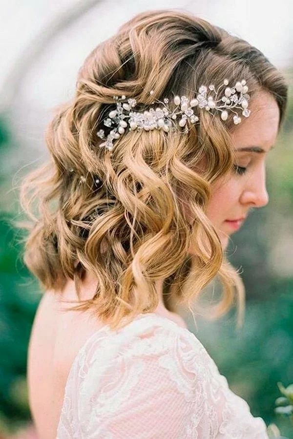 vintage medium length wedding hairstyle