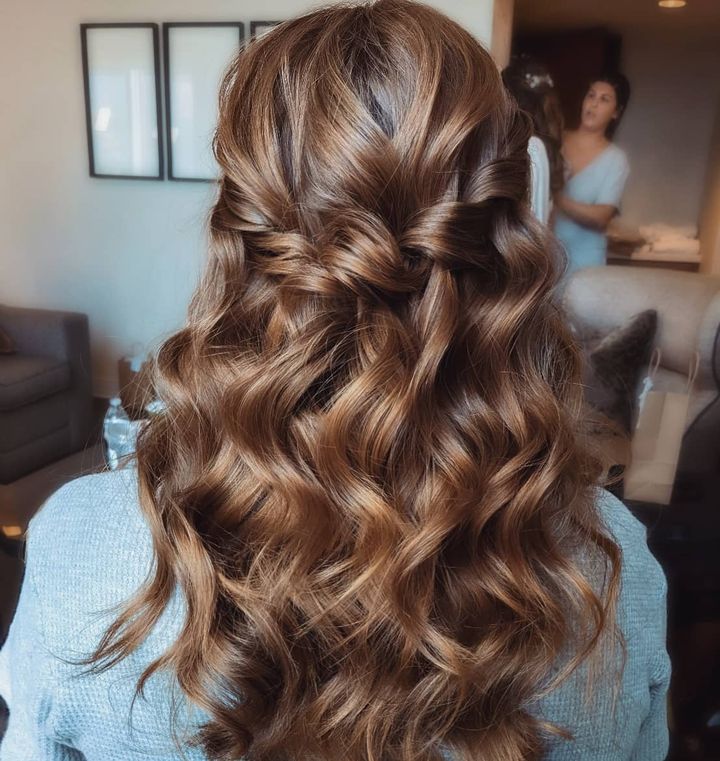 bridesmaid hairstyles half up half down curly