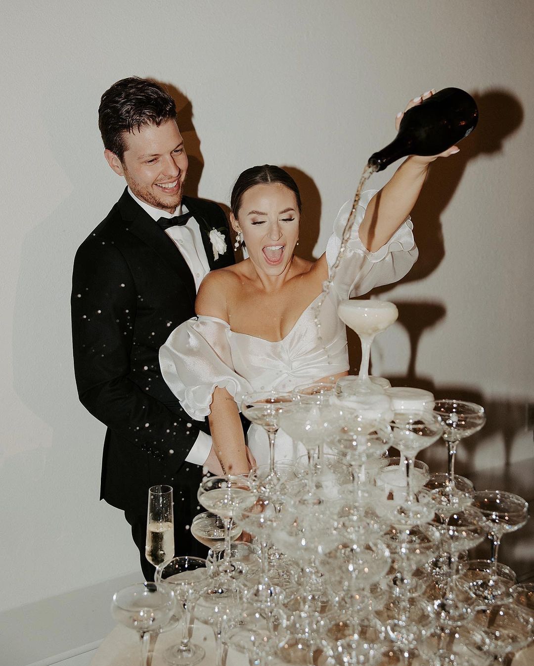 champagne tower pour