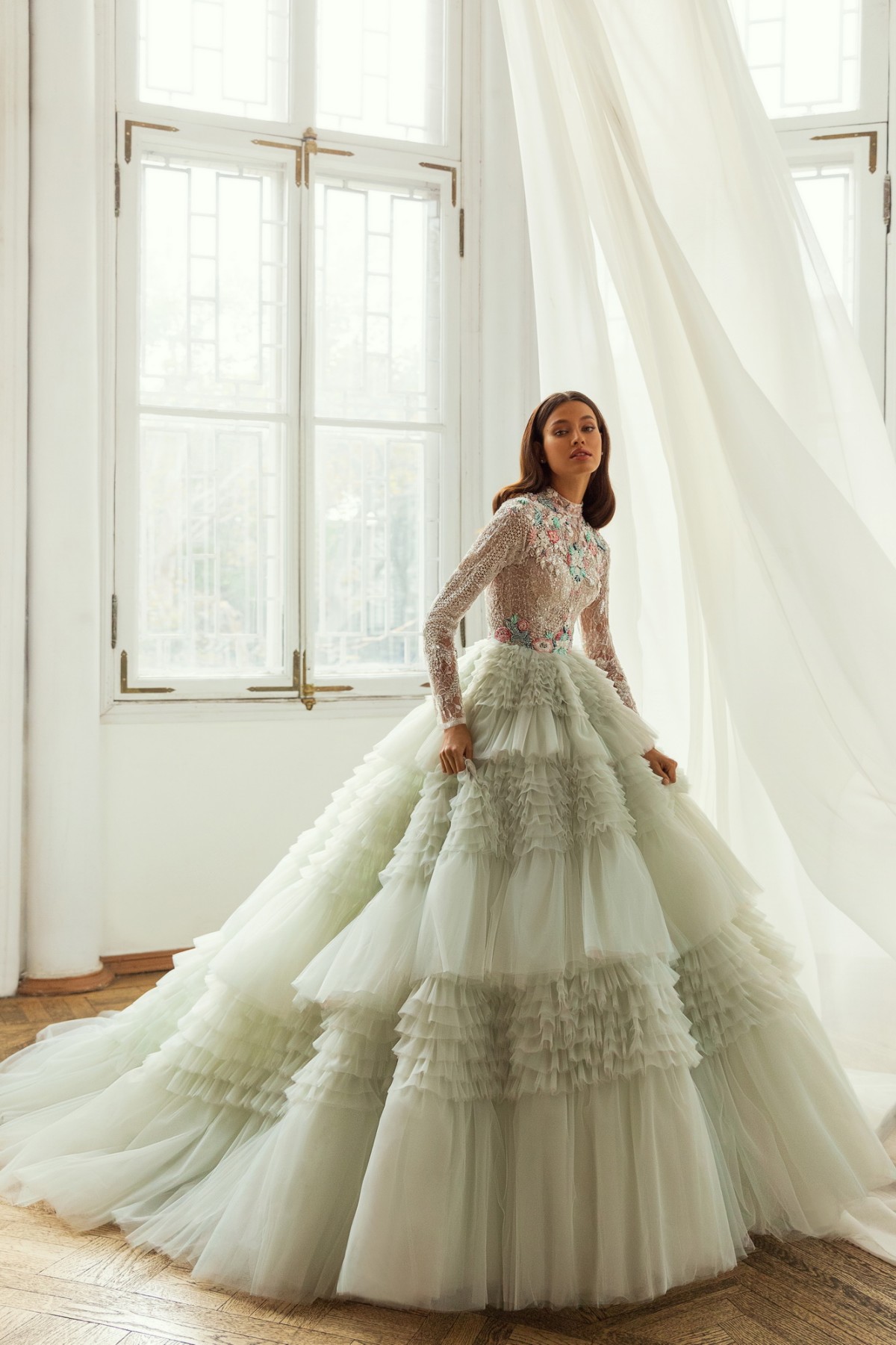 18 Green Wedding Dresses: Emerald, Sage & Light Green | Pearl Flowers