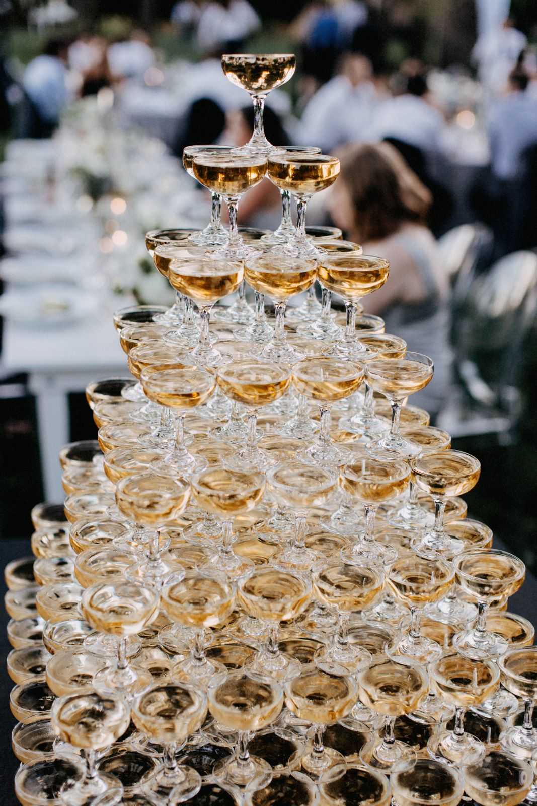 wine fountain wedding champagne tower2
