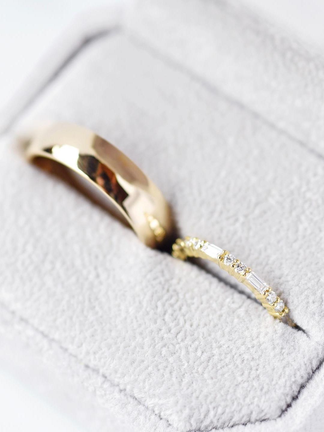 baguette wedding band yellow gold and diamond