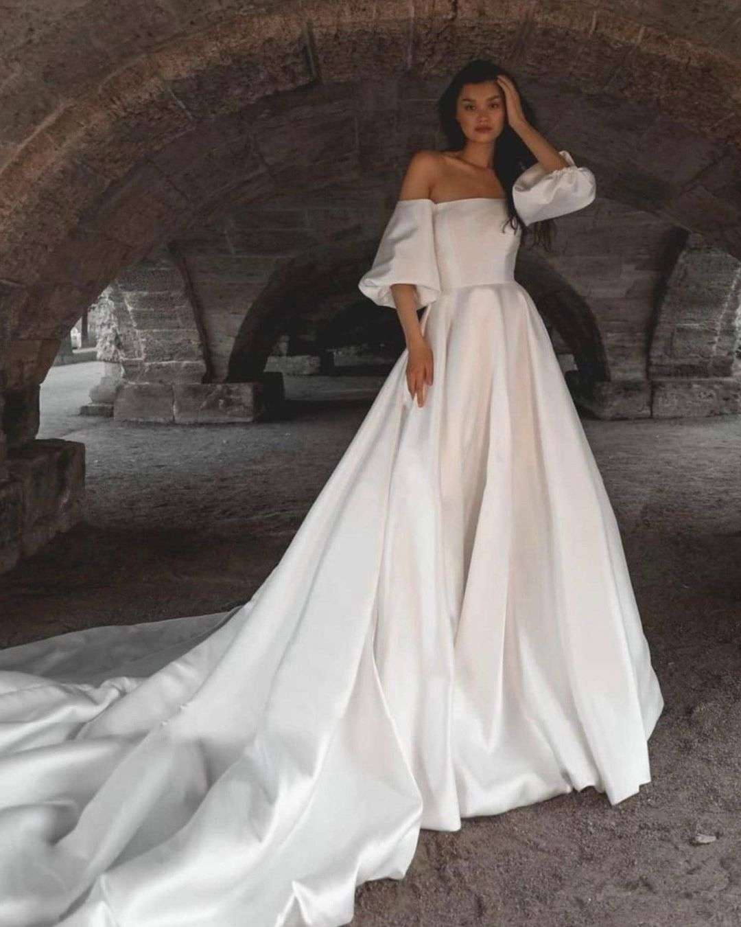 Modern minimalist puff sleeves wedding gown