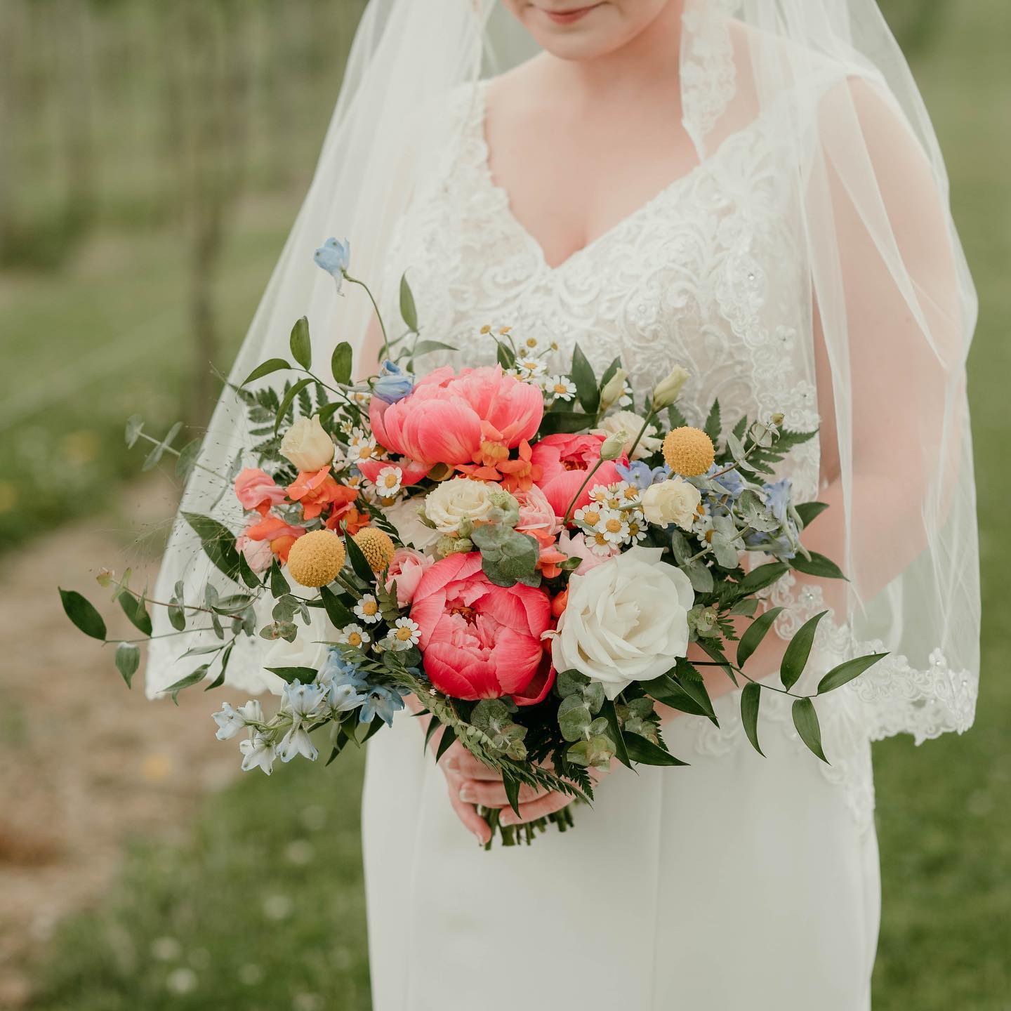 spring pink peony wedding boquet via laurilynfloraldesign