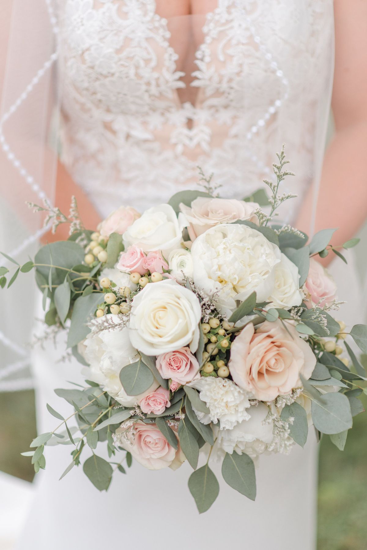 white peony and blush roses wedding boquet