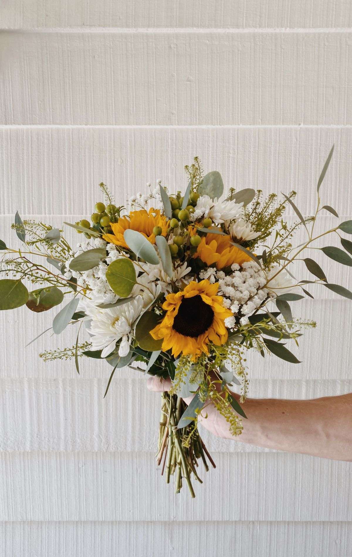 woodys sunflower and baby's breath bridal bouquet