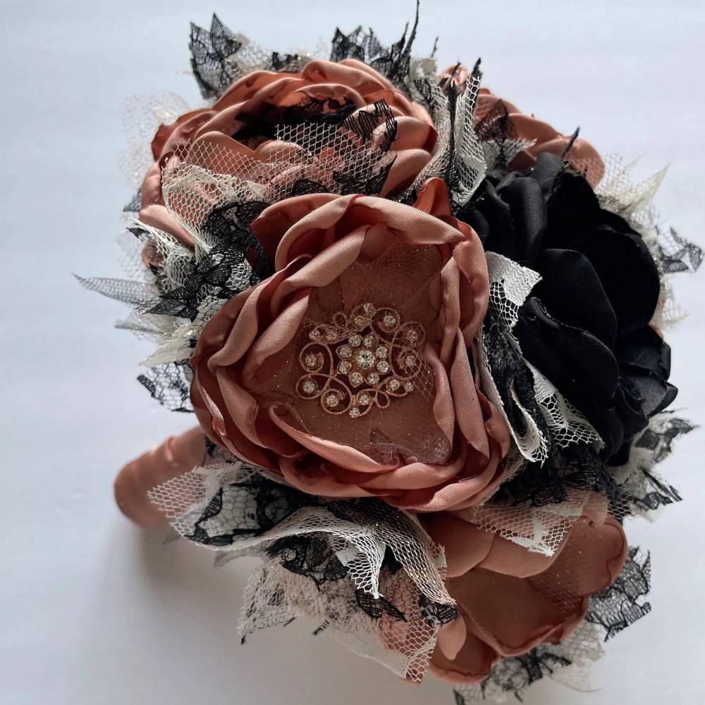 Rose Gold and Black Bouquet with Ivory Bouquet