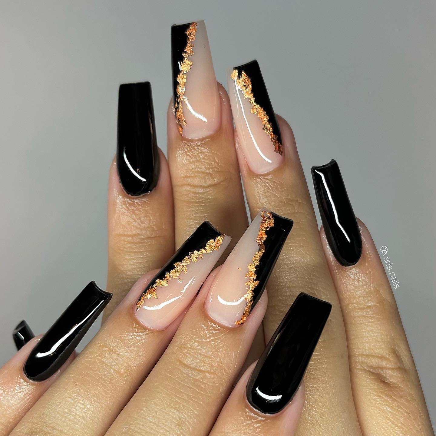 black and rose gold nail art idea yaris.nails