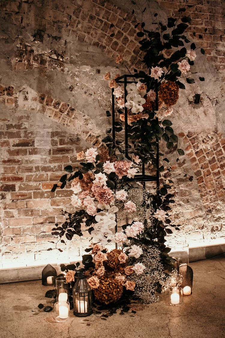 black and rose gold wedding welcome decoration