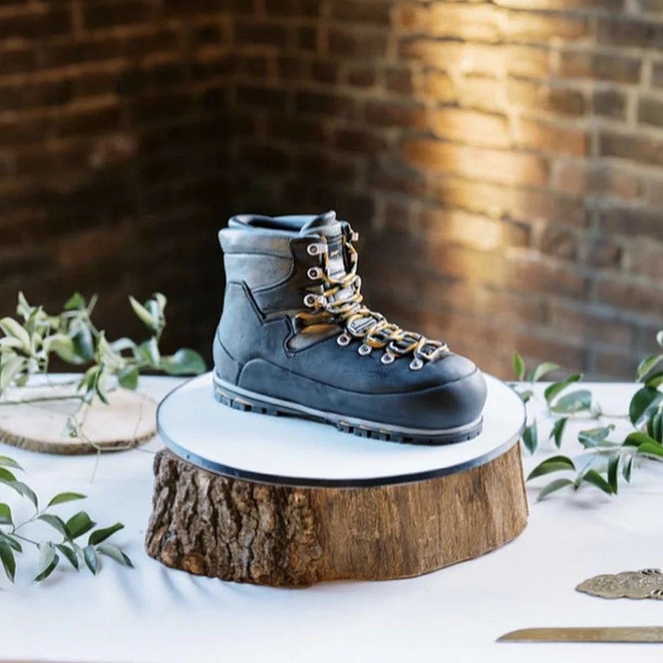 boot groom cake via sweetfix