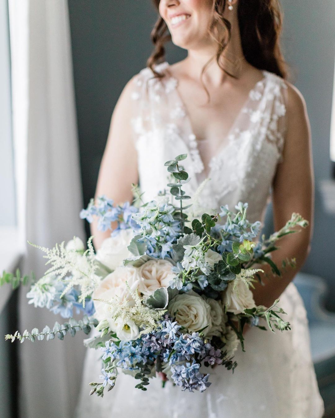 dusty blue wedding bouquet via enza.events