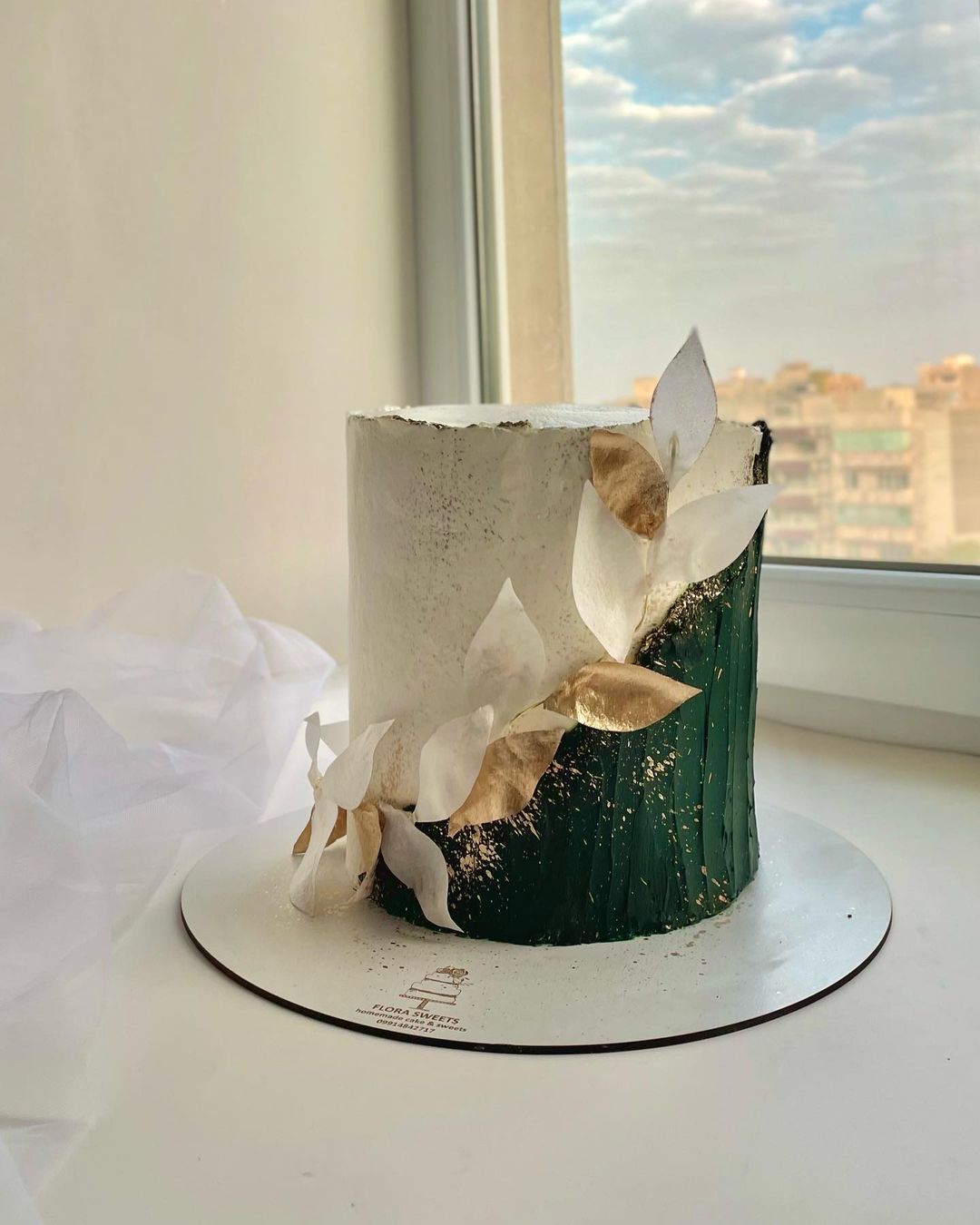emerald and gold groom cake via flora___sweets