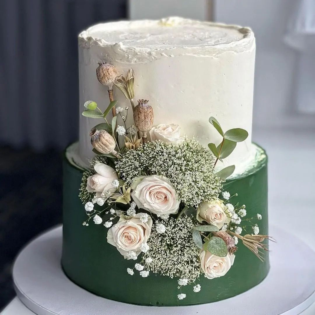 modern garden emerald green and blush wedding cake via taraacakes