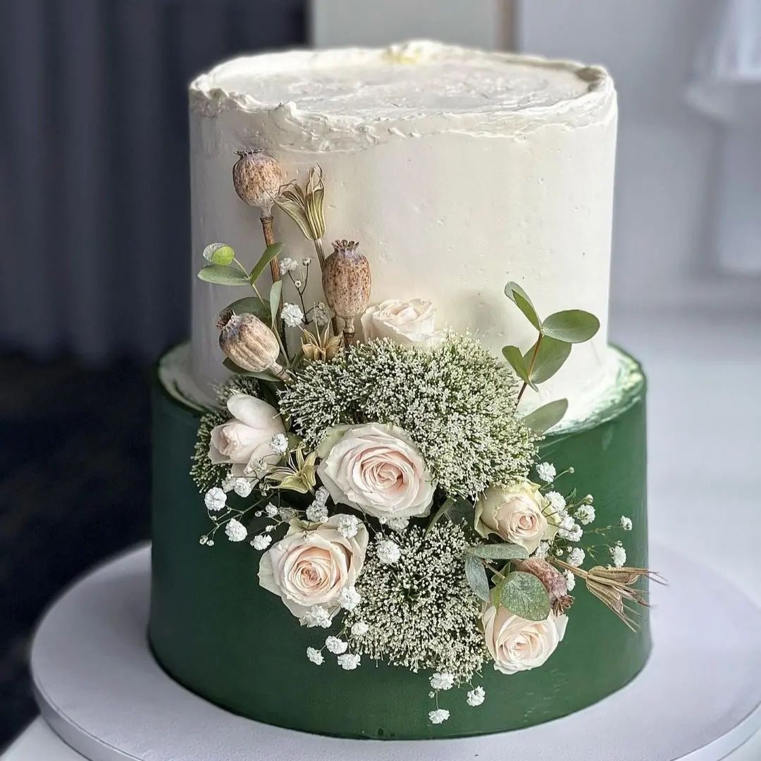 Modern Garden Emerald Green And Blush Wedding Cake Via Taraacakes 