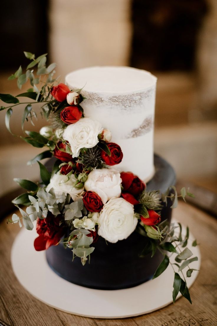 red black and white wedding cake