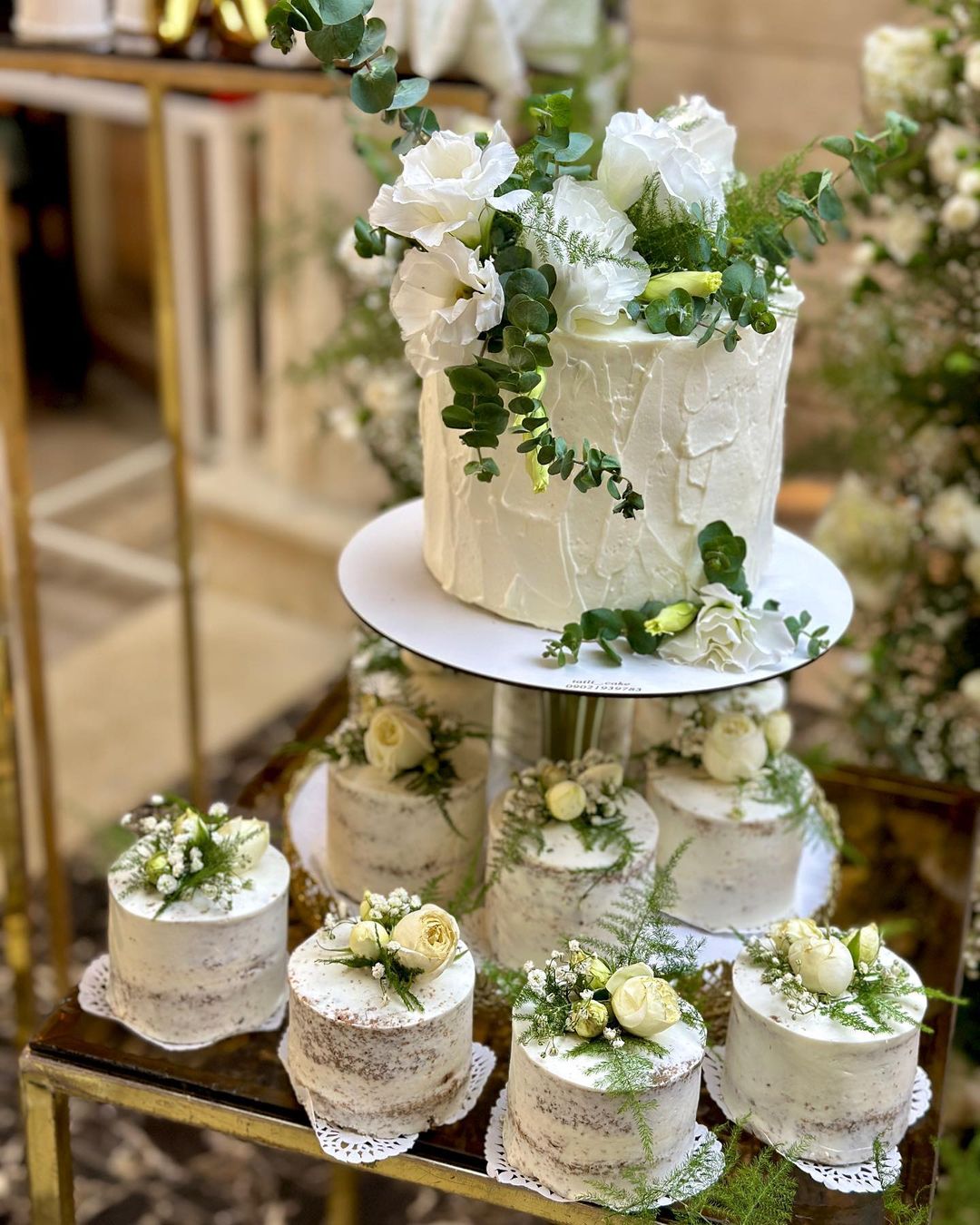 rustic buttercram groom cake and cupcakes via tatli_.cake