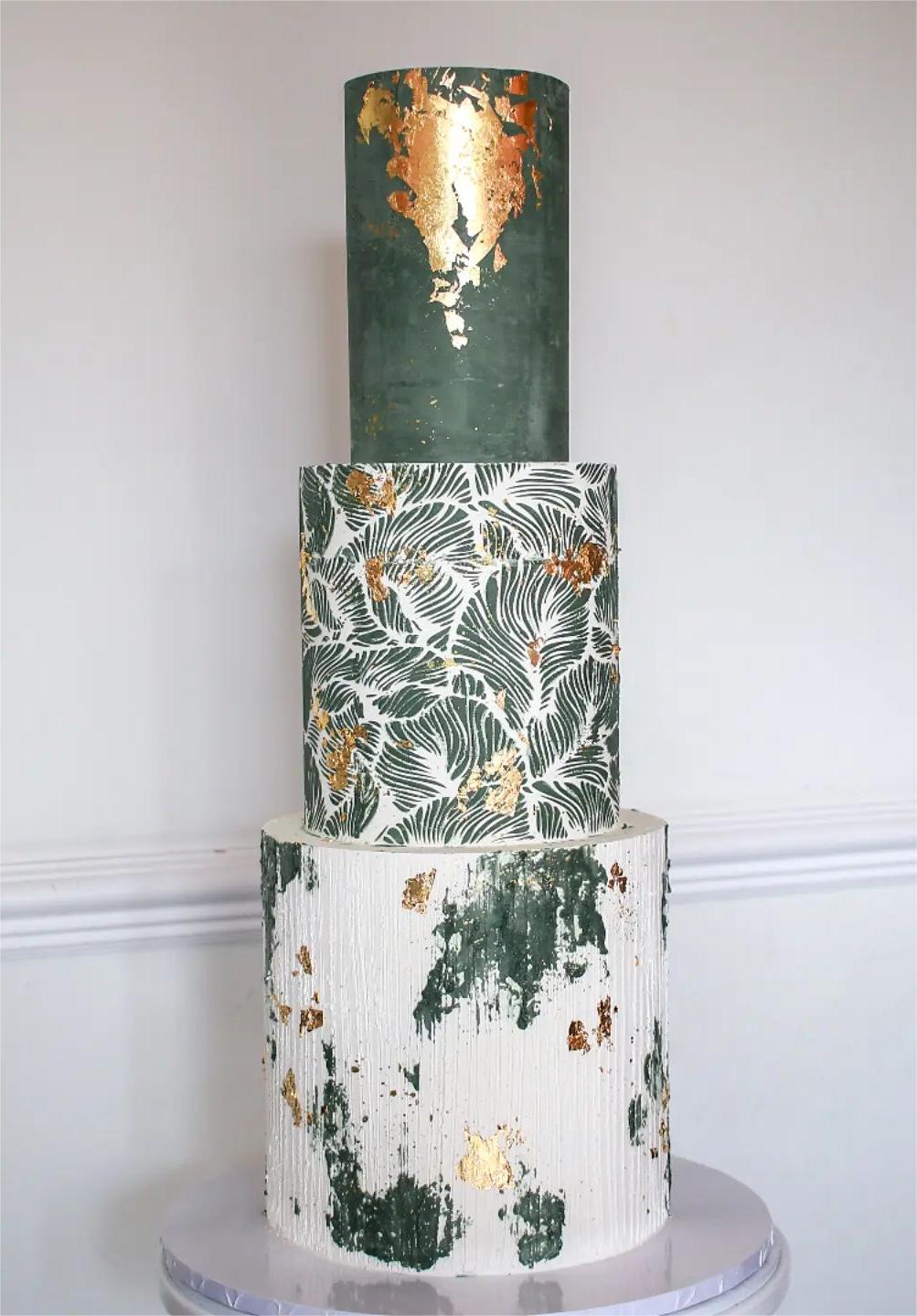 three tier modern emerald and gold wedding cake via sallycoopercakeartist