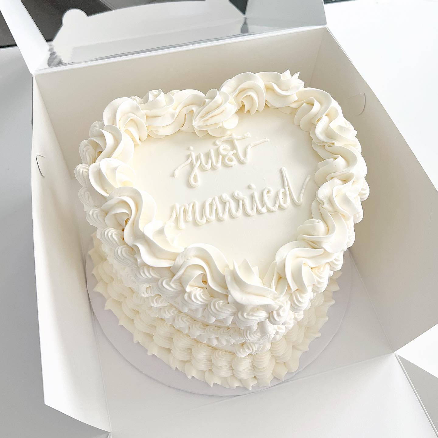 vintage white heart shaped groom cake via bakedbyjulie