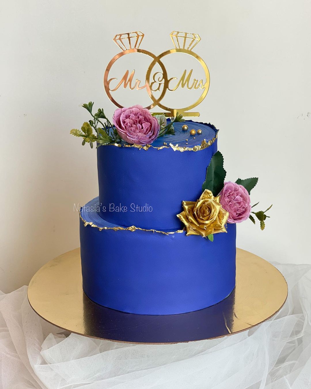 royal blue wedding cake 