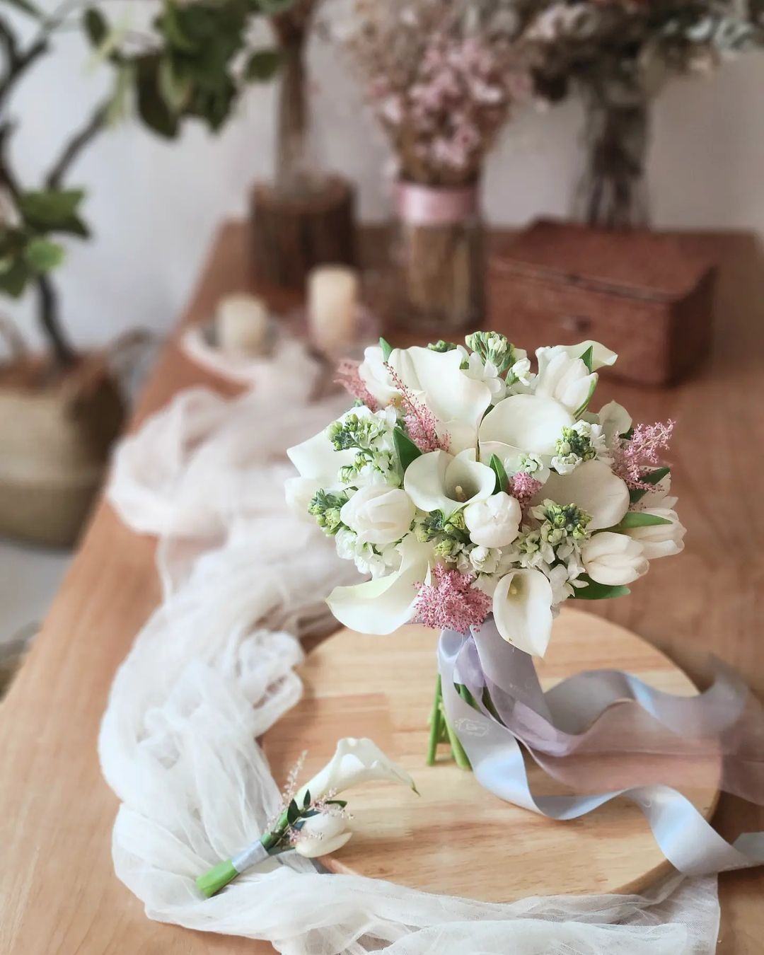 white calla lily silk flower wedding bouquet