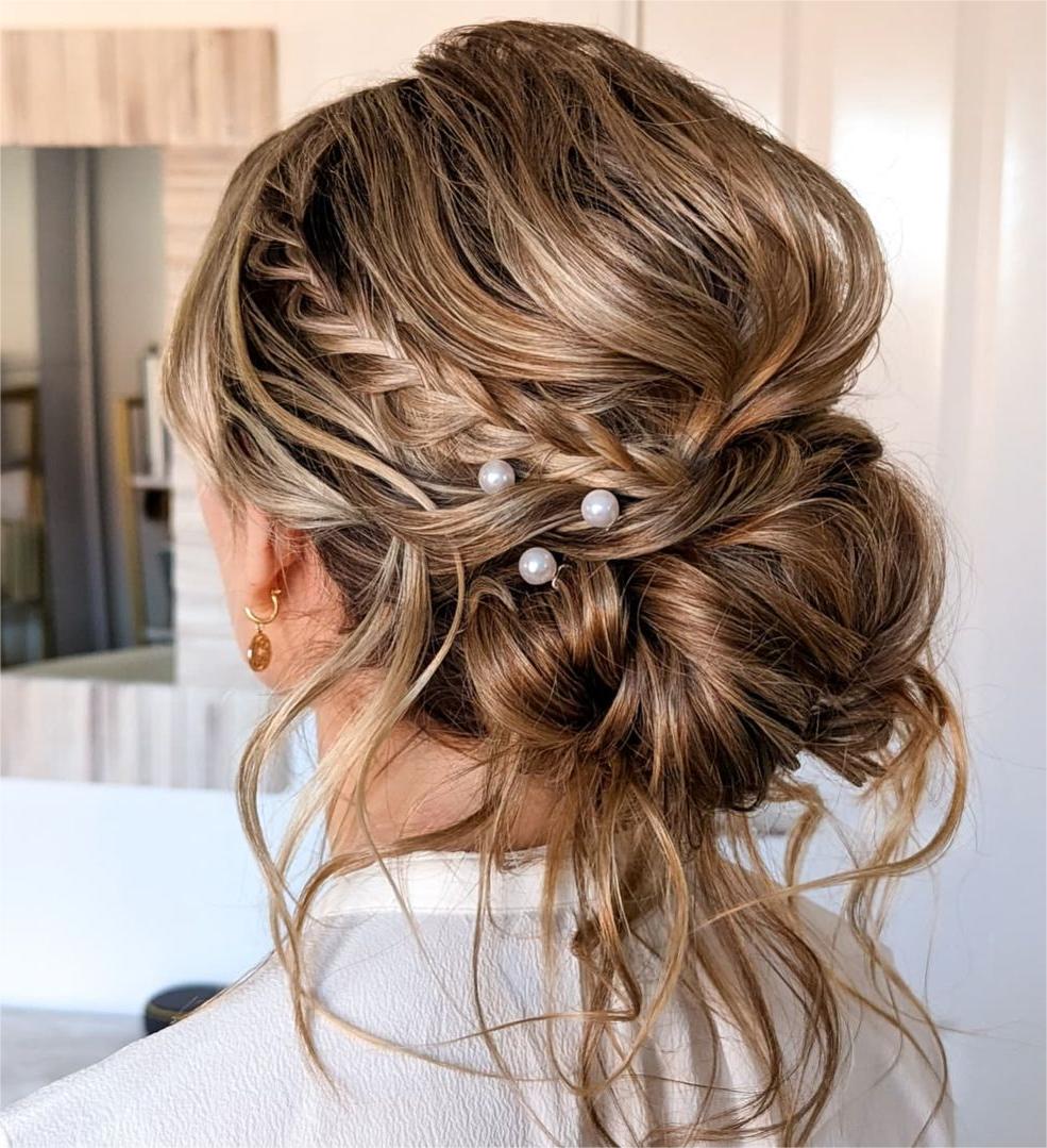 hair stylists messy updo