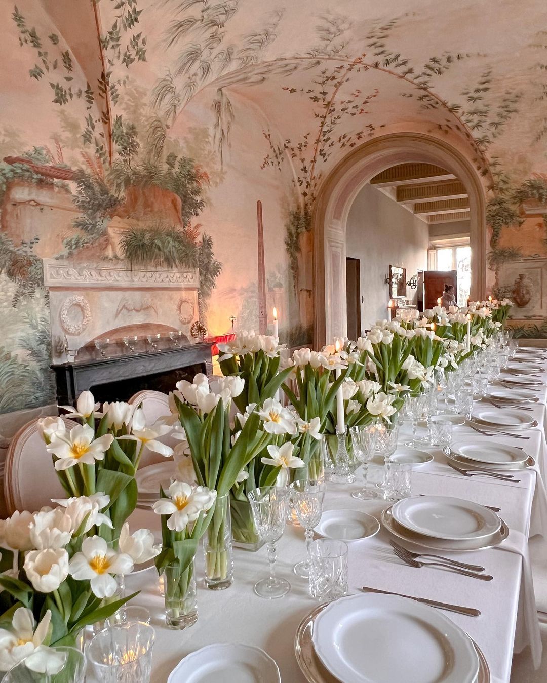 elegant simple white tulip wedding centerpiece via villa_catignano