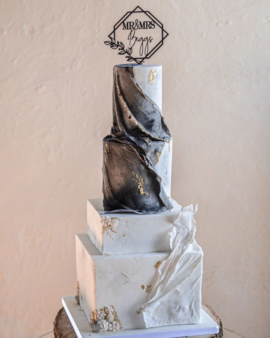 modern grey marbled square wedding cake via ni_cake_design