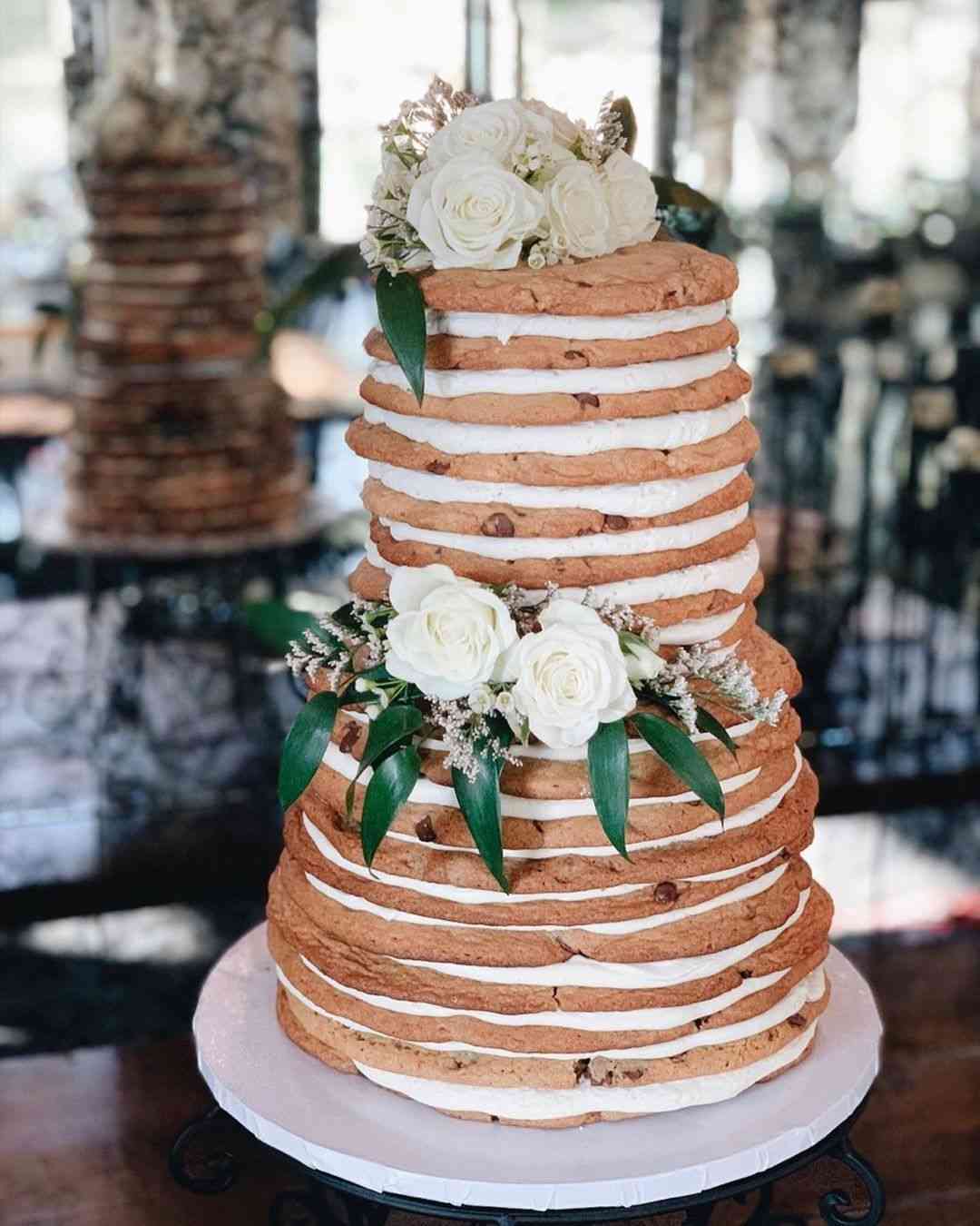 Wedding cookie cake with white roses