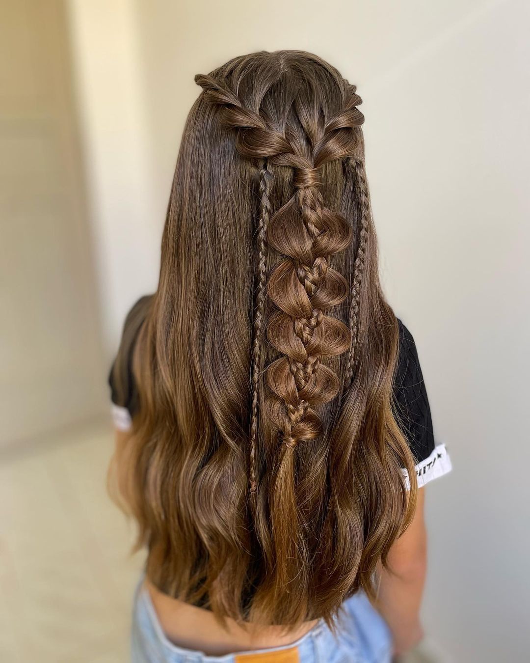 long braided down hairstyle via penteadoscintiareis