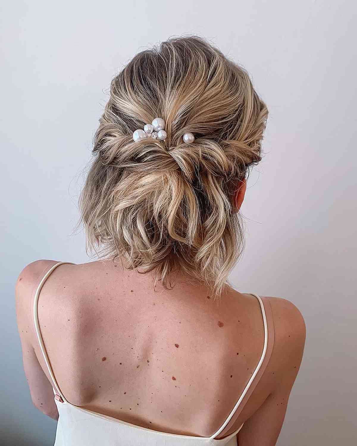 short wavy prom do hairstyle