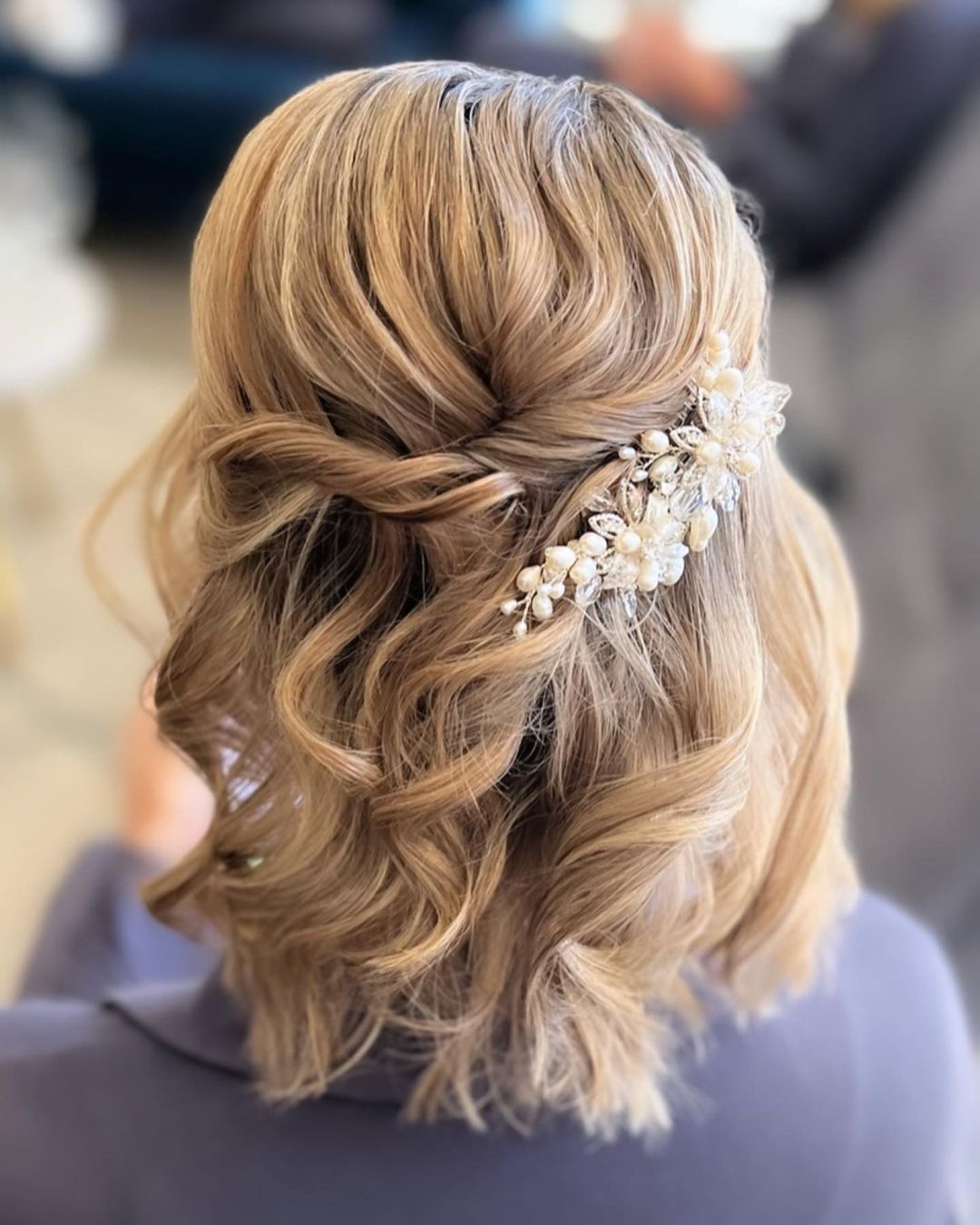 simple short half up half down prom hairstyle via infinite_hairstyling