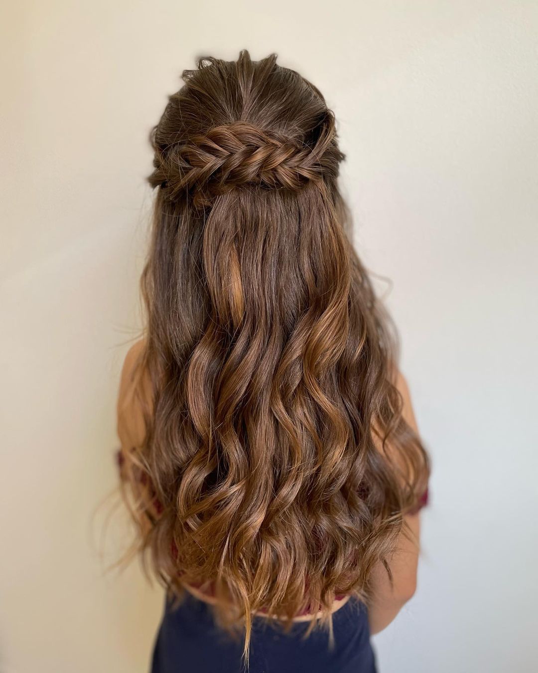 twisted half up half down bridesmaid hairpenteadoscintiareis