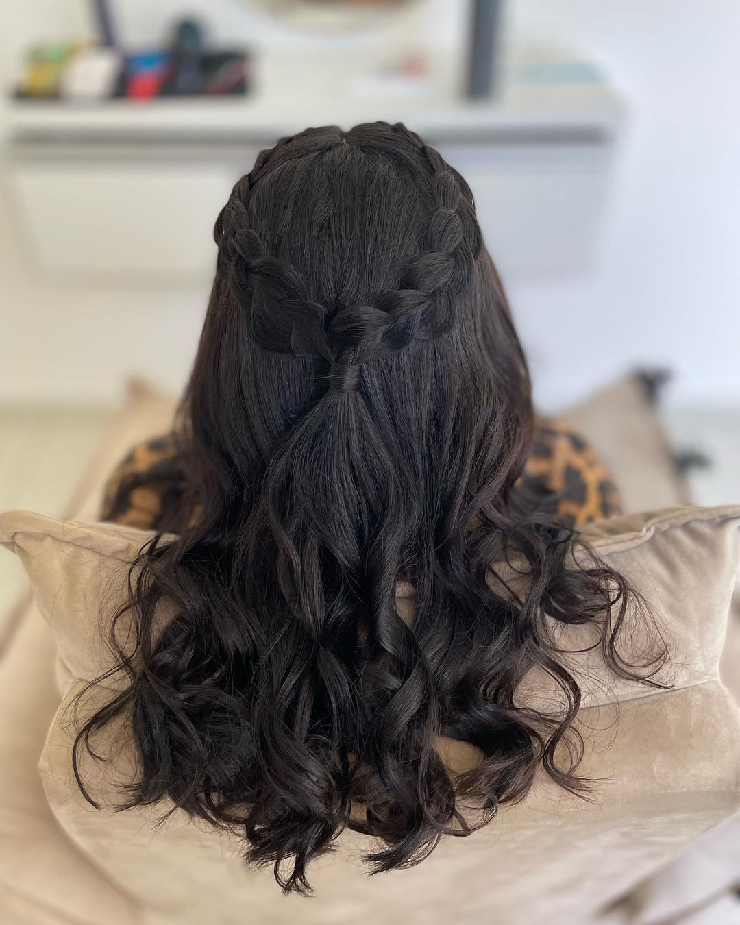 braided half up half down valentine's day hairstyle via penteadoscintiareis