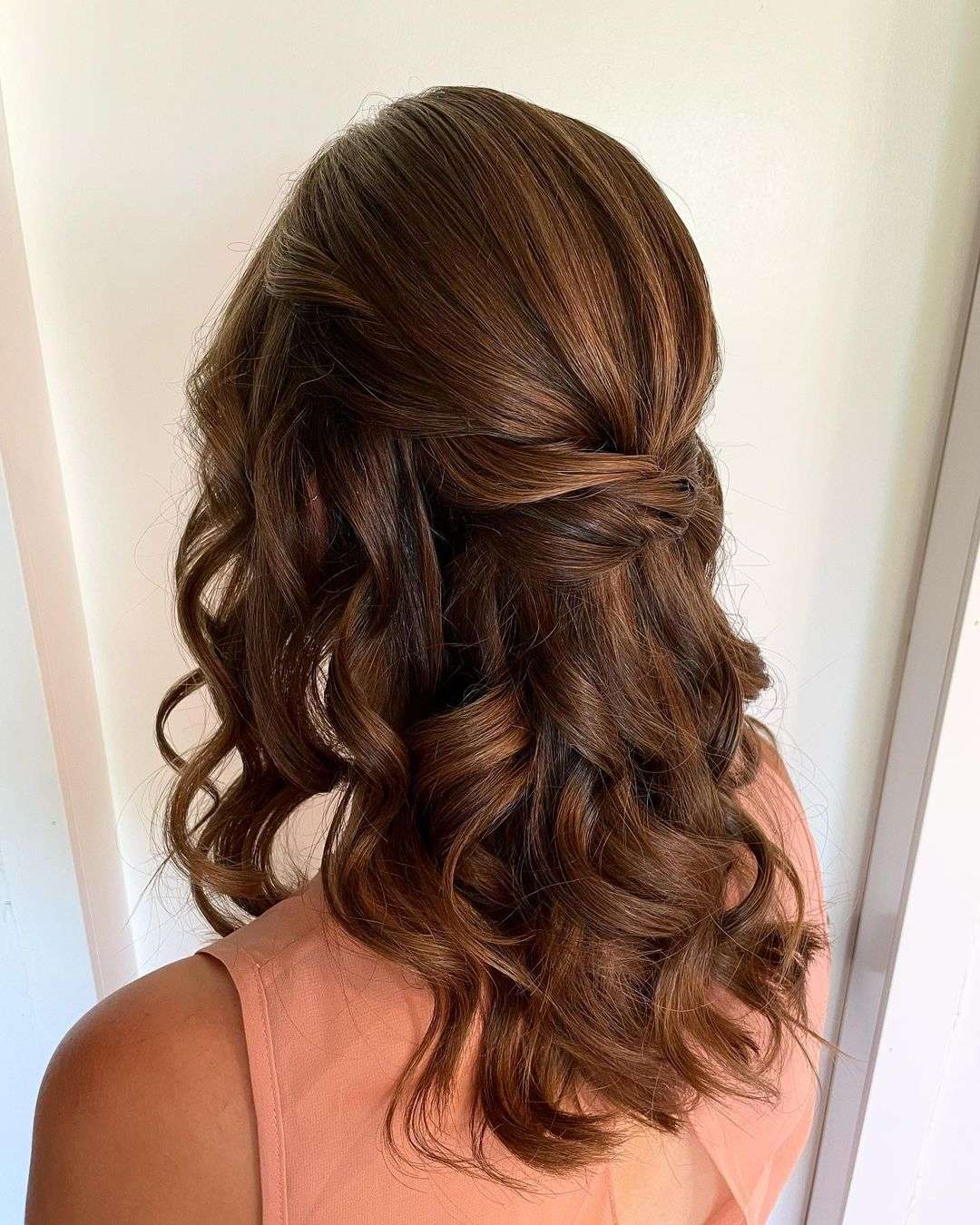 medium length wavy bridesmaid hairstyle via rjstylesco