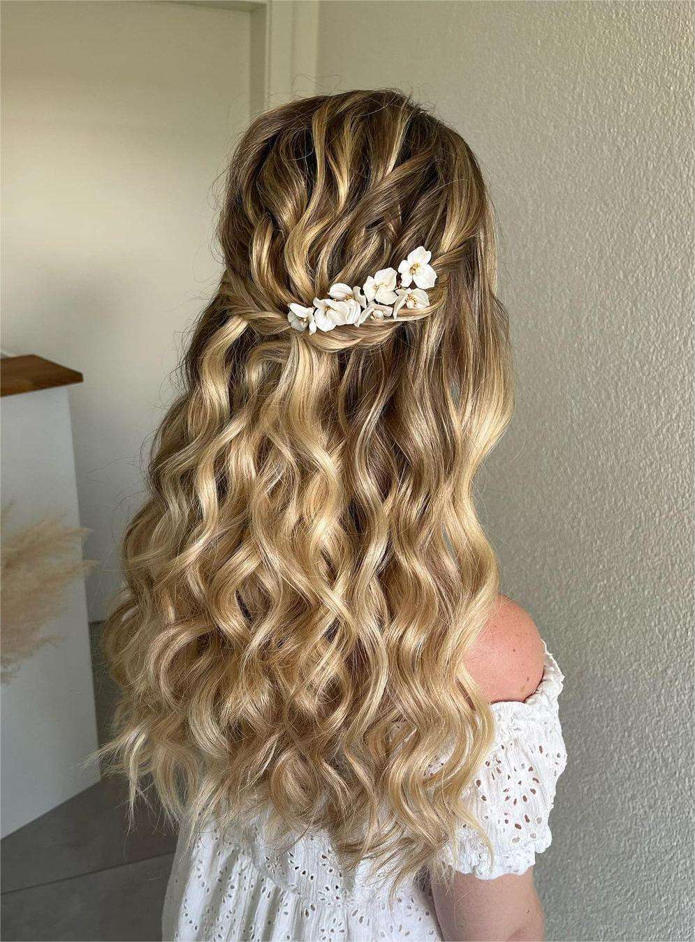 wavy half up half down valentine's day hairstyle via jeny.stylist