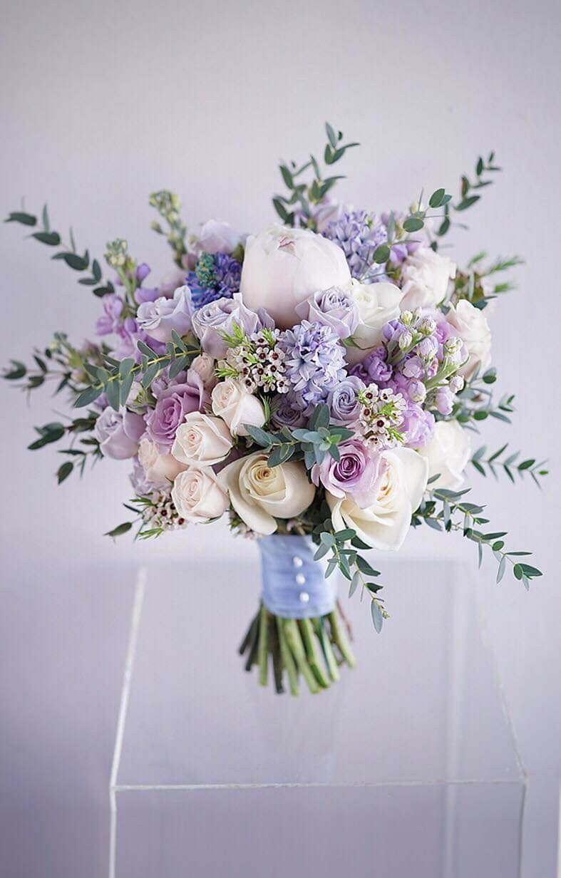 lavender and white roses wedding bouquet