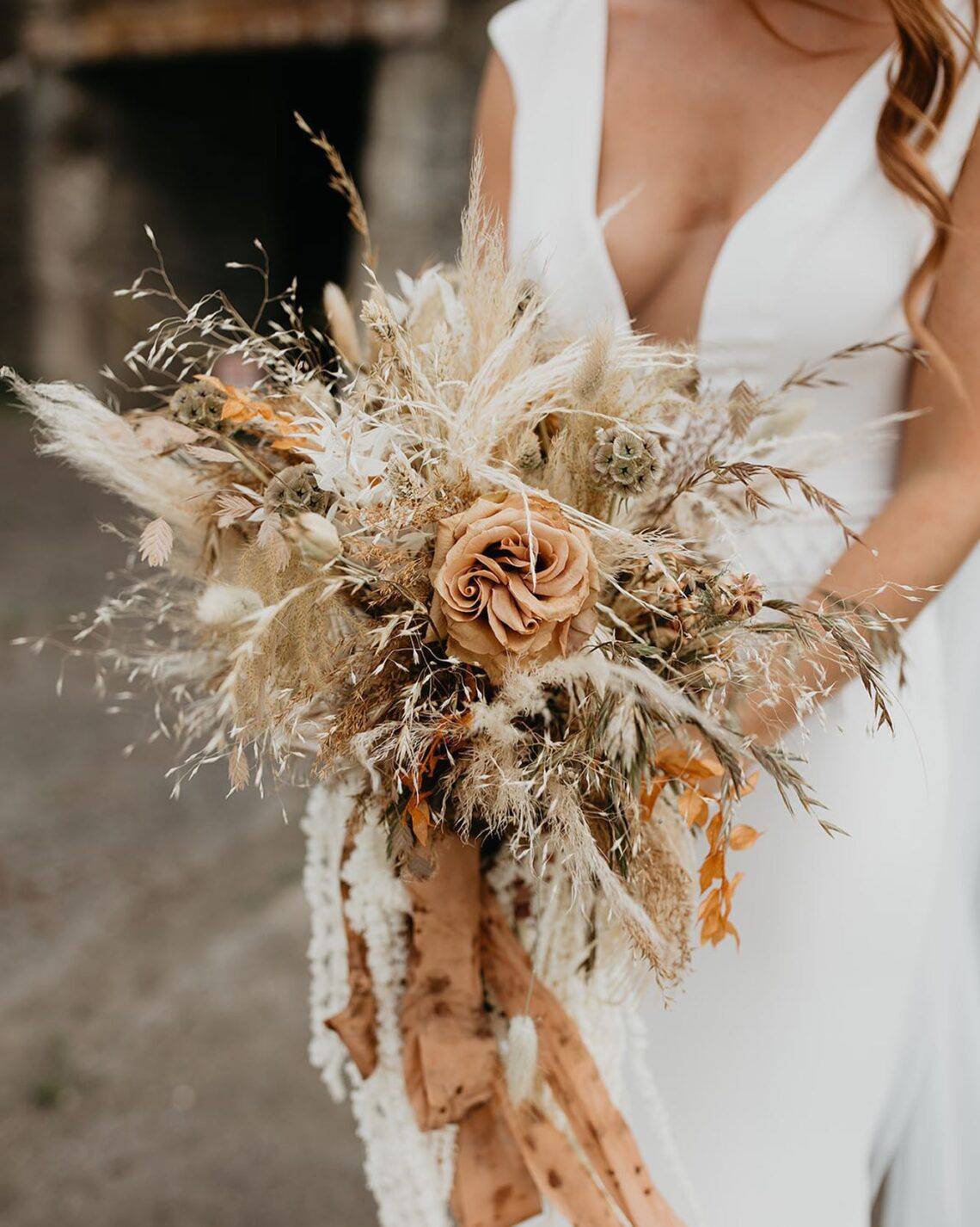 rustic beige wedding bouquet