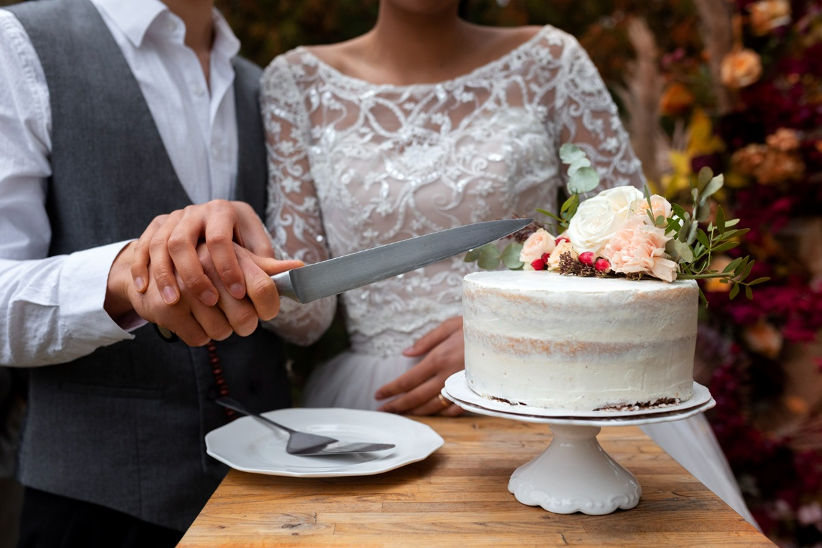 Single-Tier Wedding Cake